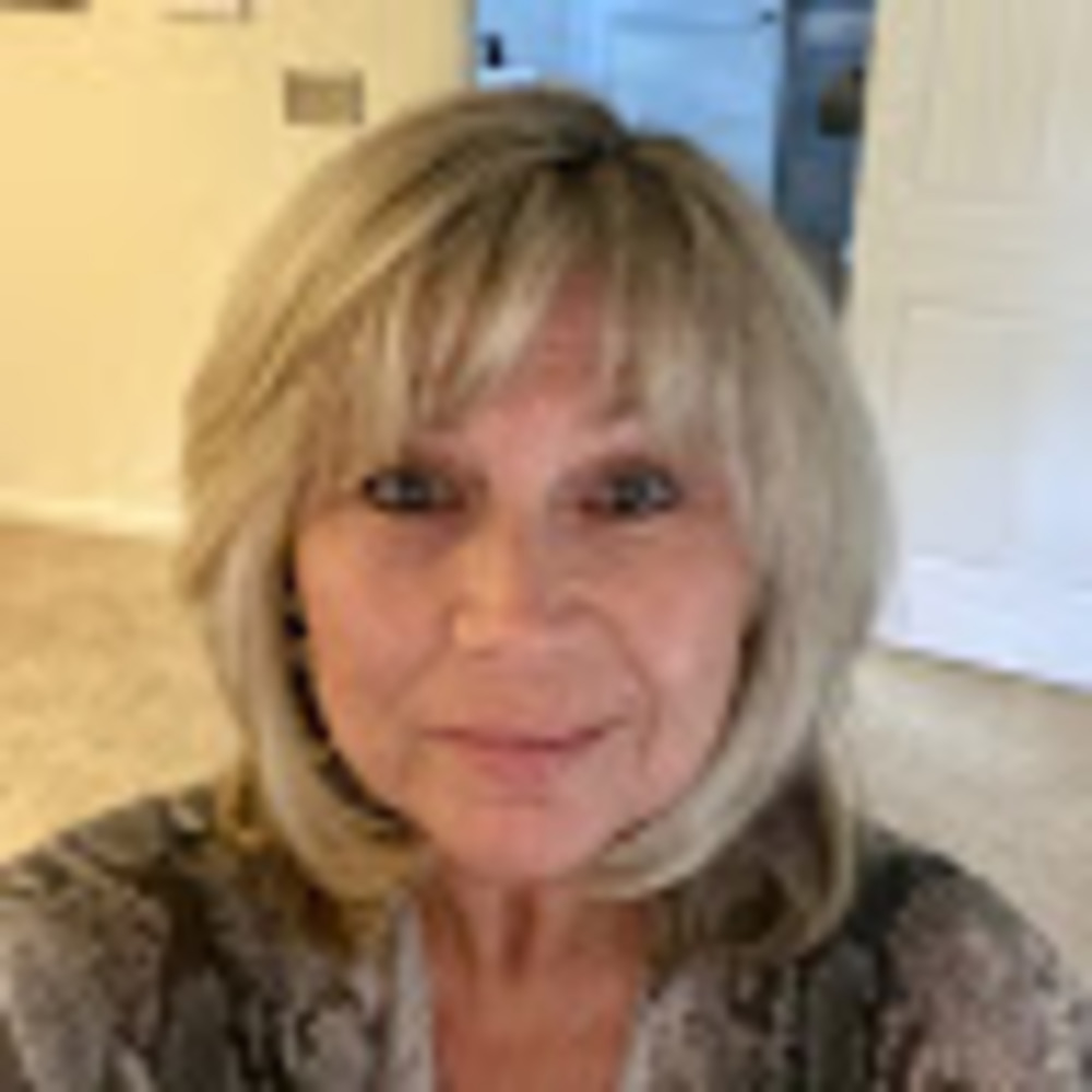 Meet your Posher, Dana